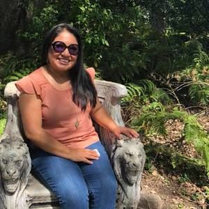 Meet your Posher, Ofelia